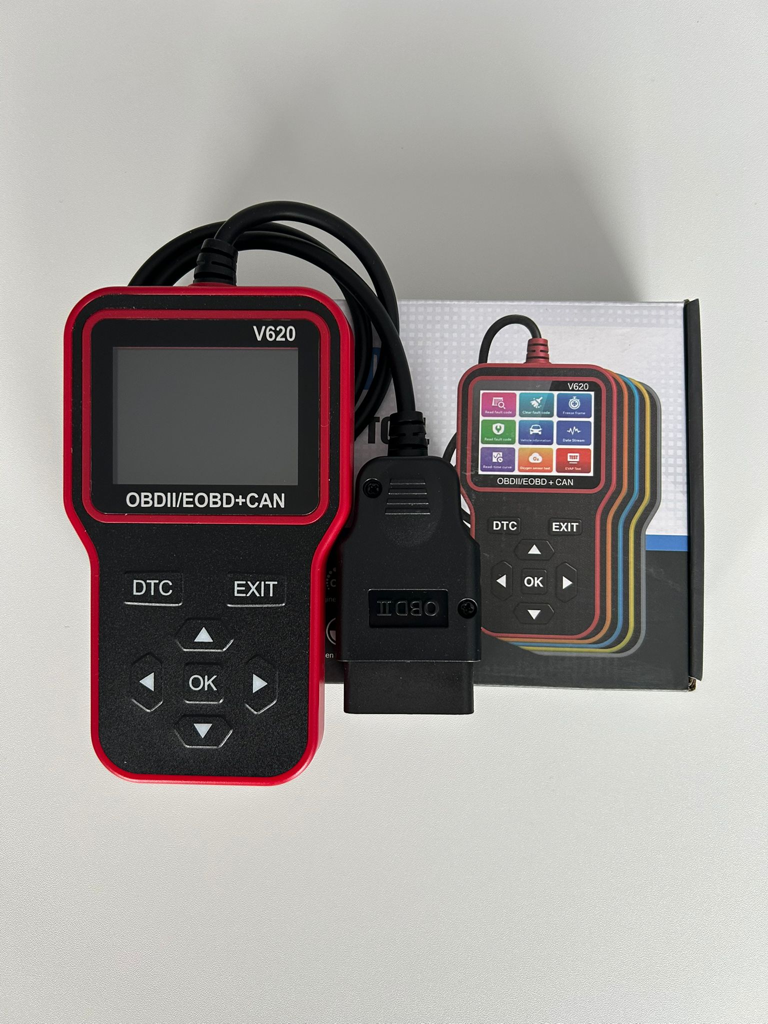 Tester Diagnoză Auto OBD2 V620 – Scanner Auto Profesional