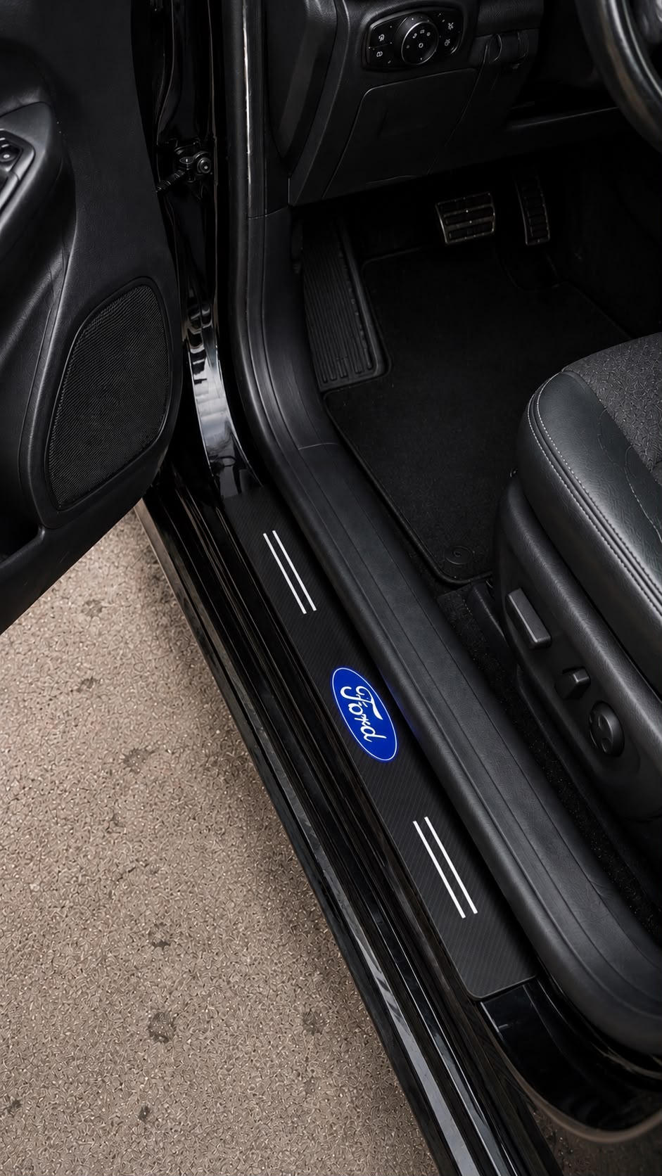 Protectie praguri Ford Set 5 piese Ornamente praguri aspect Carbon Ford + Portbagaj